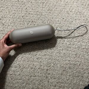 Beats by Dre Pill Speaker - Gold